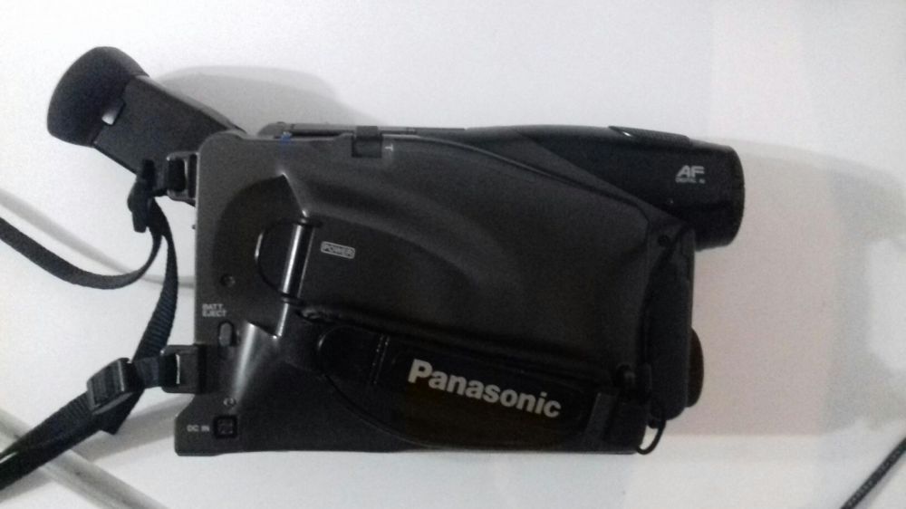 Продам видеокамеру Panasonic