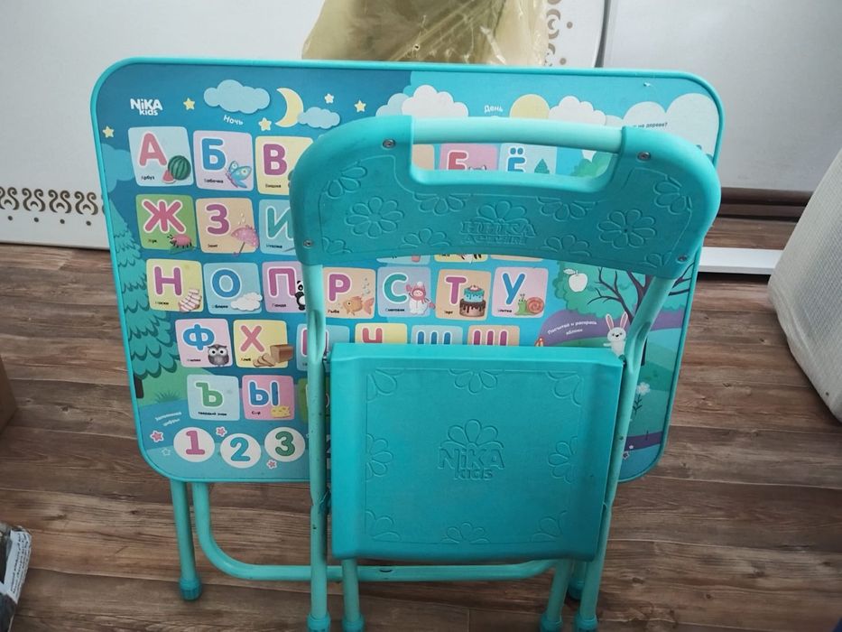 Детский стол со стульчиком