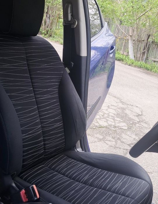 Mazda 2          Redus la 2500