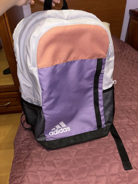 Дамска раница.