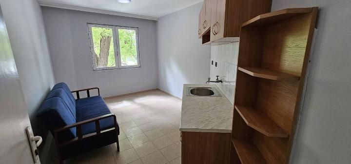 Дава се под наем Тристаен апартамент в Пловдив, Кършияка - 90 кв.м за 409 € - Снимка #2