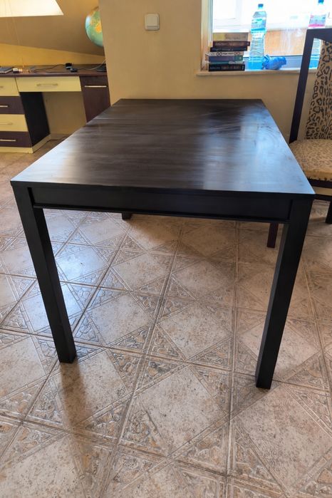 Трапезен комплект – маса + столове