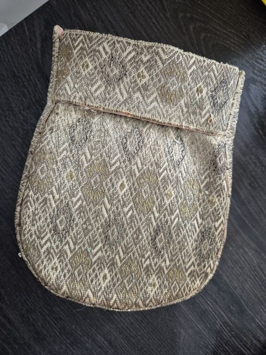 Ceapsa traditionala Banat tel si fir metalic costum popular