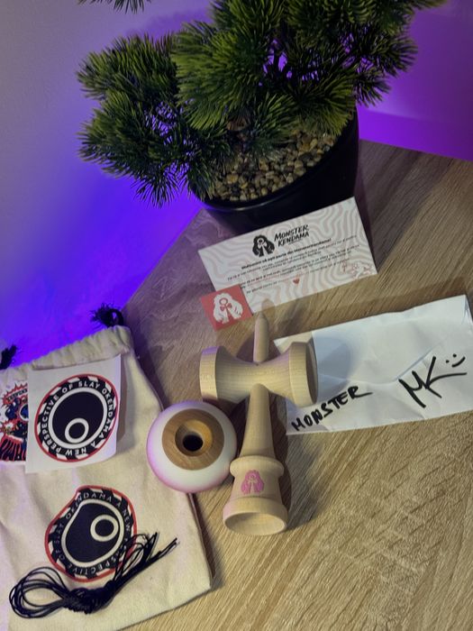 Monster kendama Mod Maple Semnaturi si stickere