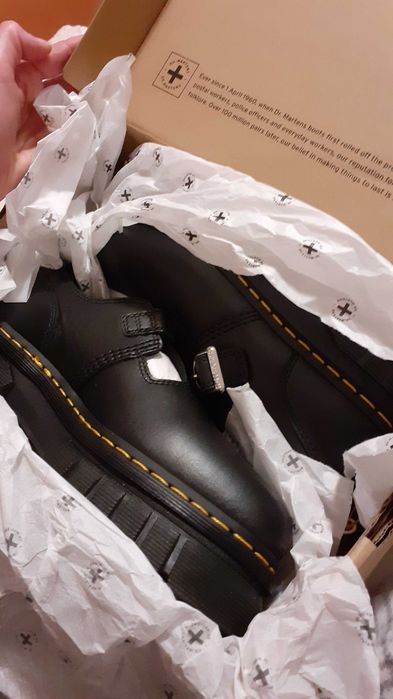 Vand Dr. Martens Noi