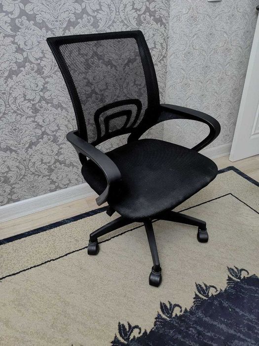 Стул офисный (Черный)