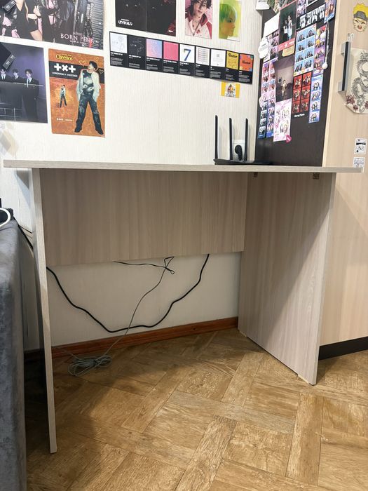 Стол zeta в светлом цвете