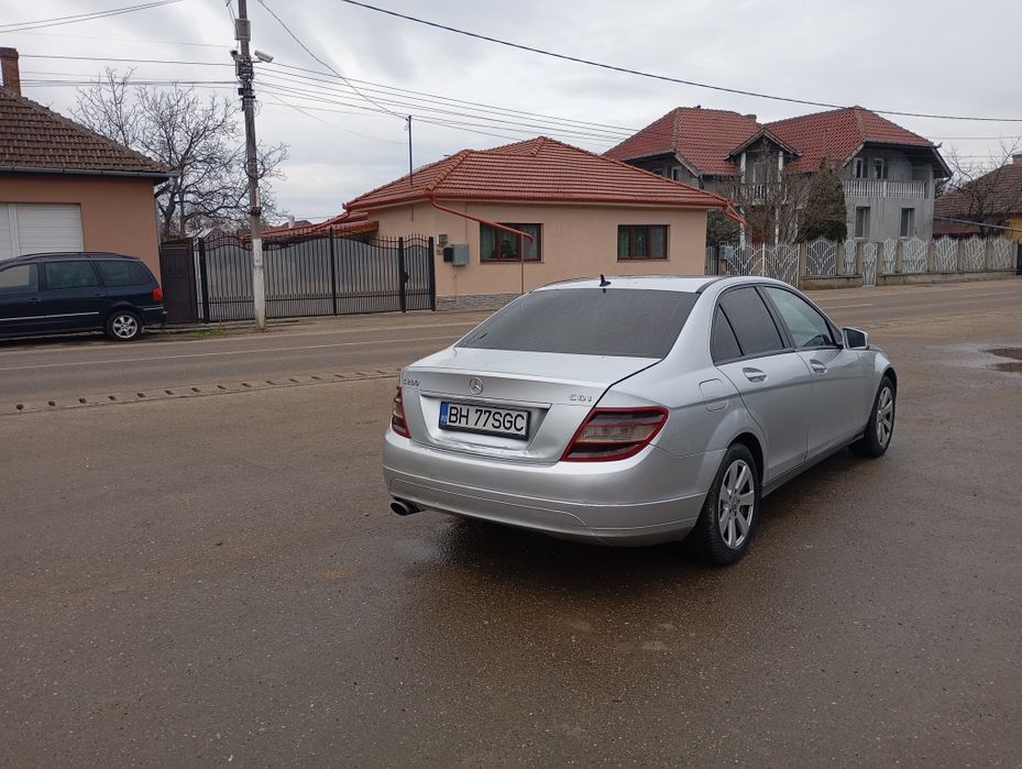 Vând Mercedes c class