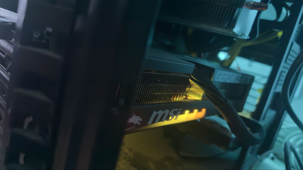 Мощен компютър за 2к гейминг (5060ti 16gb)