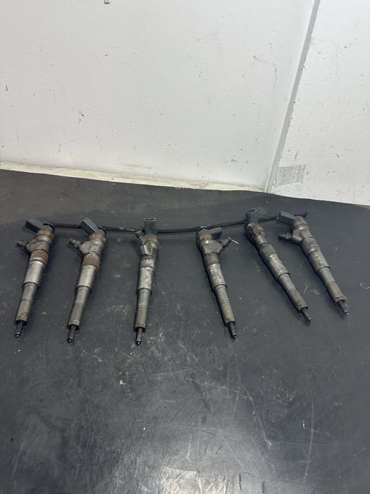 Injector injectoare BMW Seria 5 E60 E61 525d 177cp 2.5 diesel 7794652