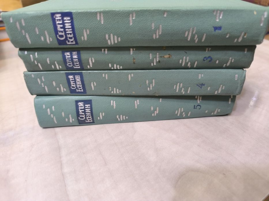 Продам книги в отличном состоянии.