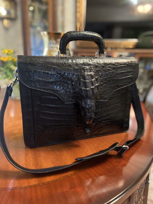 Продам кожаный портфель