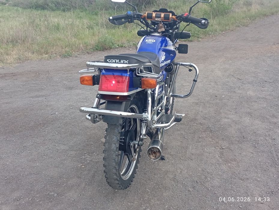 Продам мотоцикл 200куб