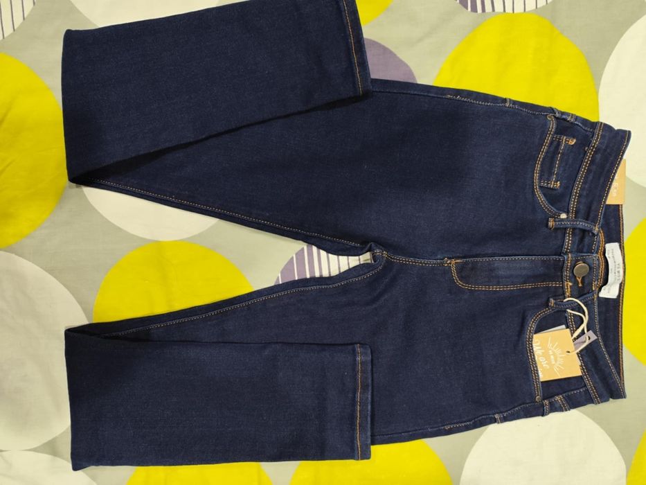 Дамски дънки с повдигащ ефект