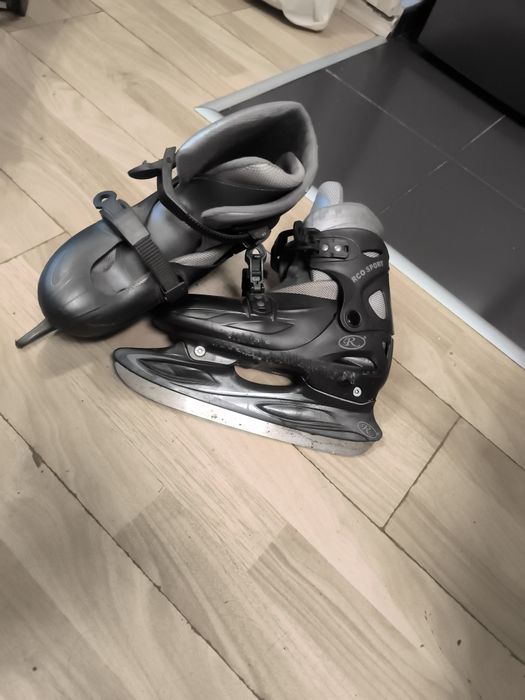 Vând schiuri și patine