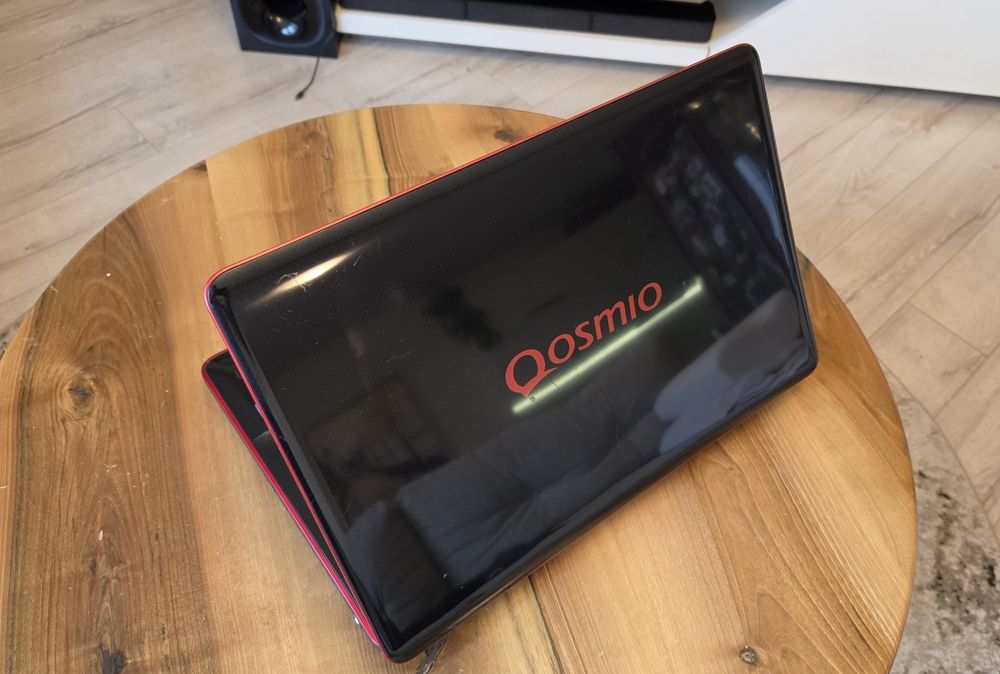 Toshiba Quosmio x505 18.4" / ретро геймърски /