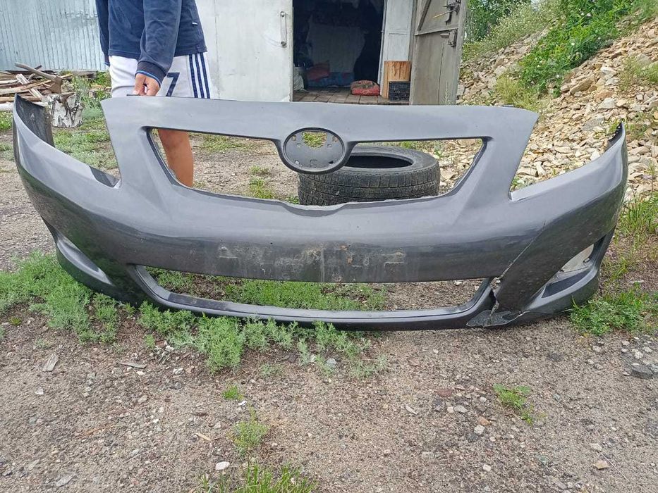 Продам бампер на Toyota Corolla