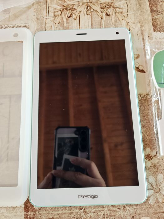 *НОВ* Таблет Prestigio Q Pro PMT4238, 2GB RAM , 16GB, 4G