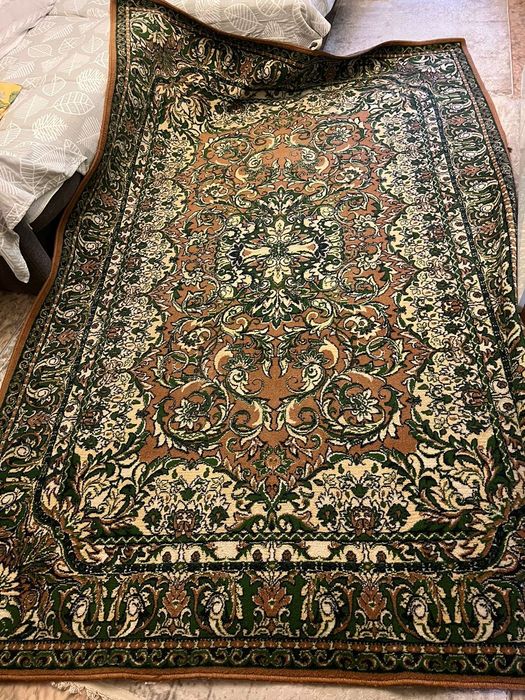 Продается ковёр 2*3