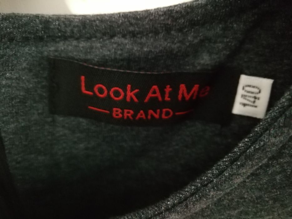 Продам на девочку платья