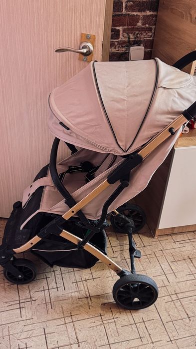 Продается прогулочная коляска