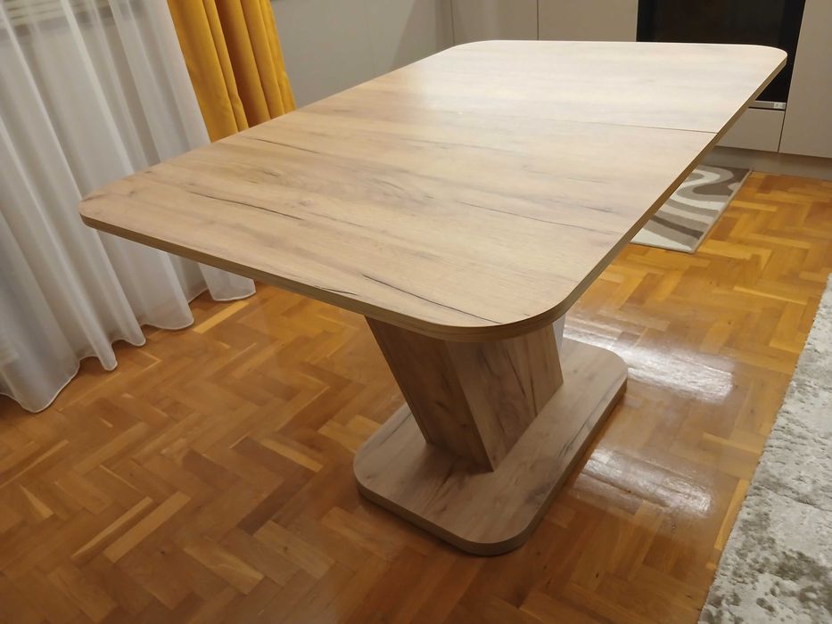 Трапезна маса дължина 160/120см. ширина 80см.