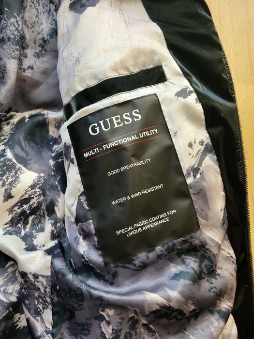 Оригинално яке Guess