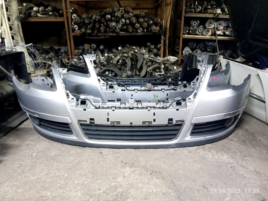 Передний бампер Volkswagen Passat B6