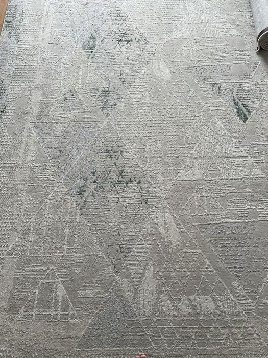 Продам ковры светлые