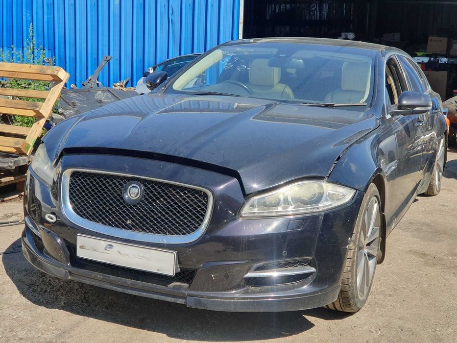 Dezmembrez Jaguar XJ 3.0 D V6 Auto 2012