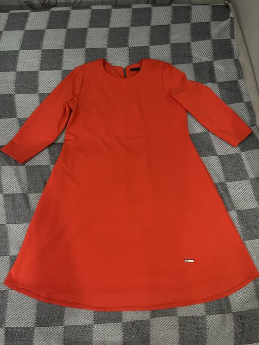 Продам яркое платье