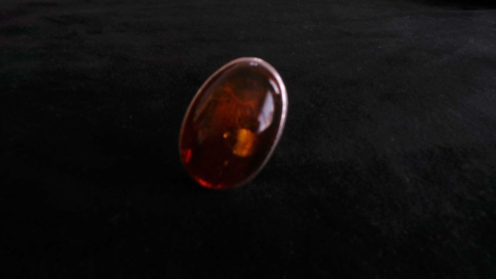 Inel din argint si chihlimbar /vintage