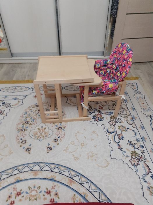 Детский  стол  трансформер