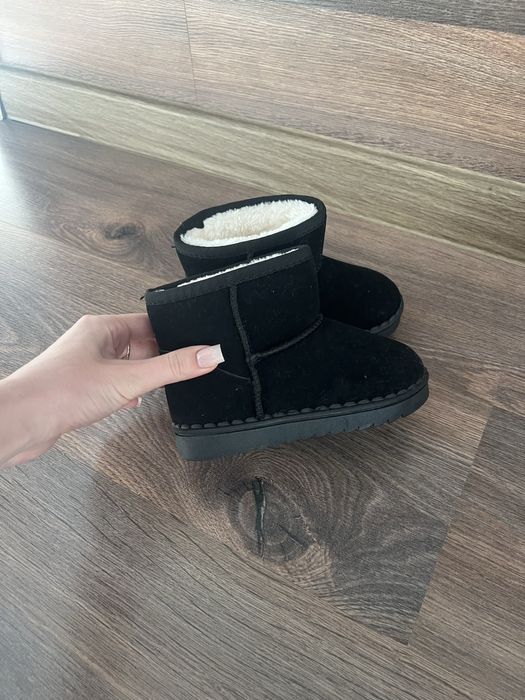 Продам детскую обувь