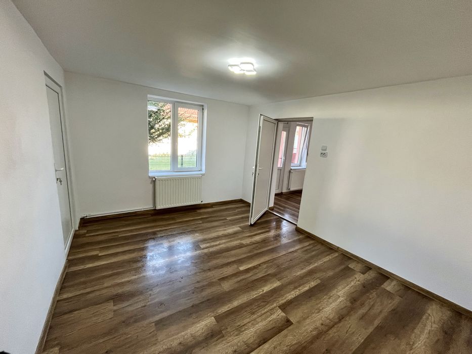 COMISION 0% / CASA ZARNESTI , TOHANUL VECHI / 3 CAMERE /BUCATARIE / BAIE / CAMARA / BECI /80 mp utili  /556mp teren in  Orasul Zarnesti, jud. Brasov