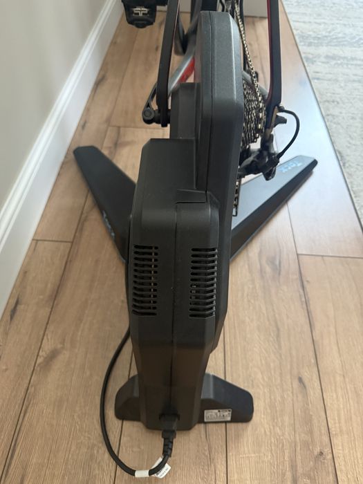 Велостанок Garmin Tacx Flux 2 Smart