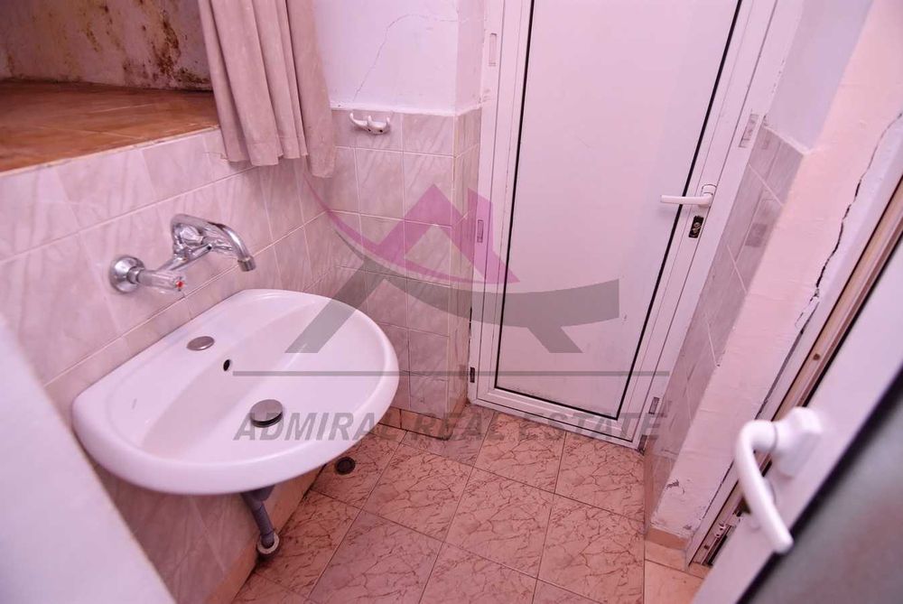 Продава се Двустаен апартамент в Варна, Общината - 67 кв.м за 1941 €/кв.м - Снимка #5