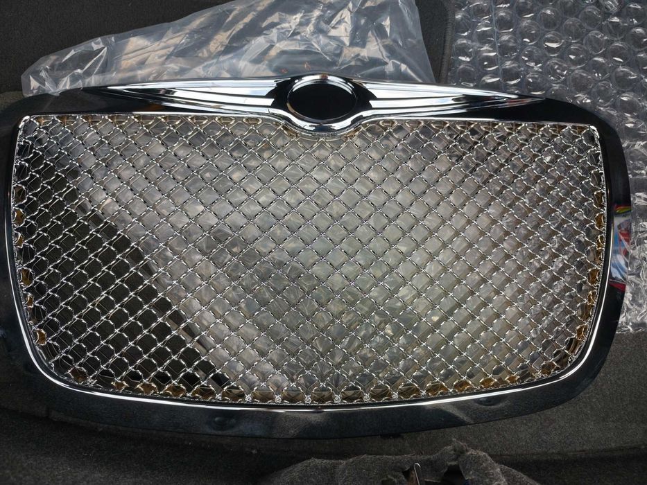 Решетка Крайслер 300Ц тип Бентли Хром Chrysler 300c 2005-2010