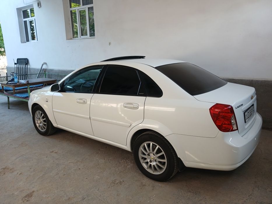 Lacetti 1.6 avtomat  2013