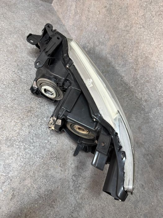 Camry 50 фара правый R