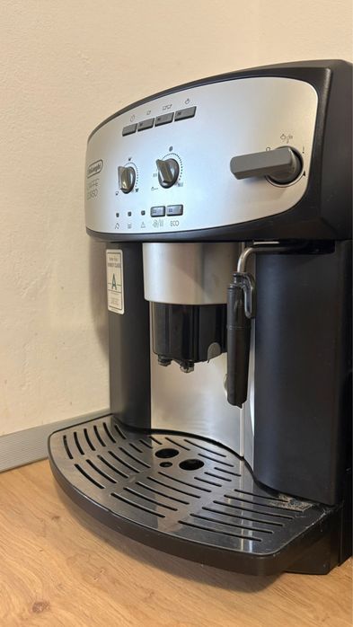 Aparat de cafea / expresor DeLonghi