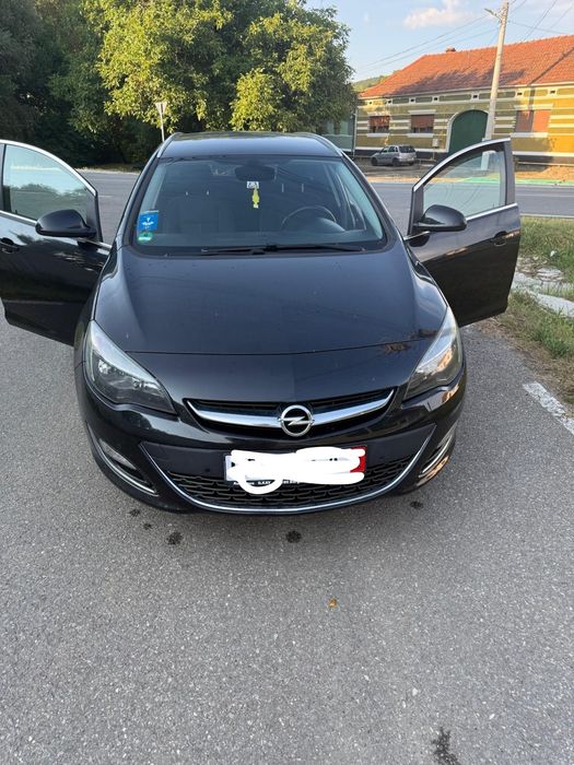 Vând Opel Astra J An 2013