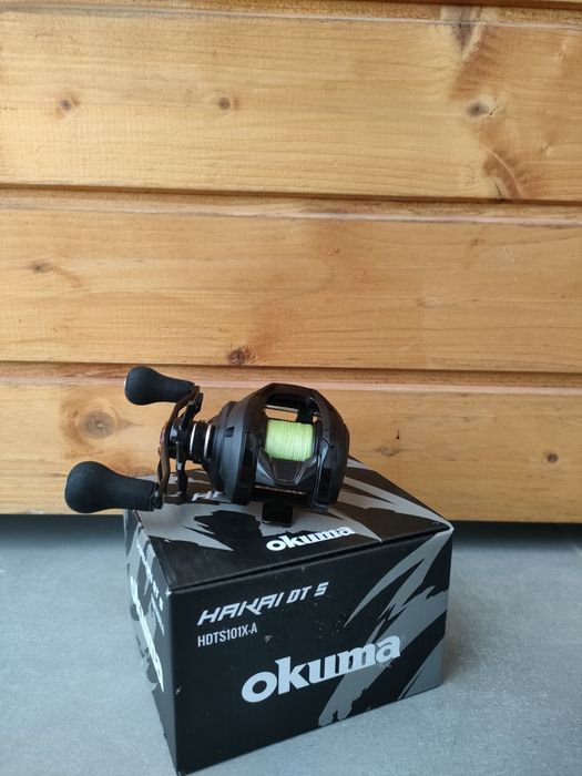 Vând mulineta Okuma Hakai