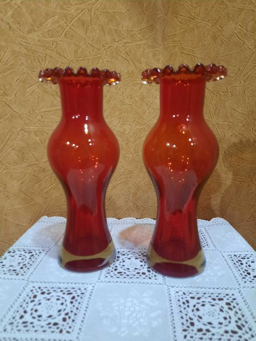 Винтажные парные вазы, зд " Красный Май", коллекционные