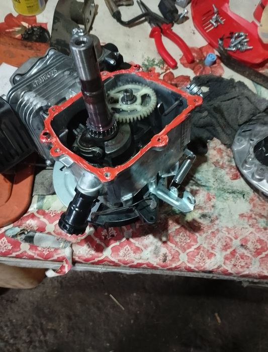Ofer servici de reparatii motoare în 2t și 4 timpi