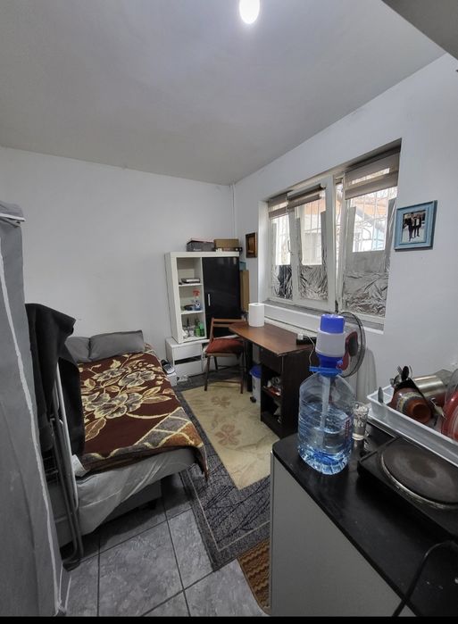 Proprietar, inchiriez garsoniera la parter pe Ofcea10 in Complex