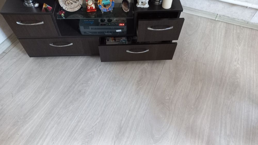 Продам недорого тумбочку