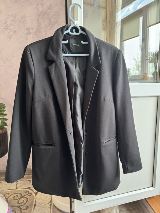 Женскпя одежда юбка пиджак пальто