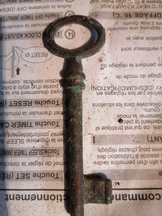 Ключ на 100 год  подходящ за декоративна цел