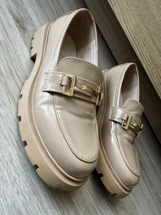 Дамски обувки бежови